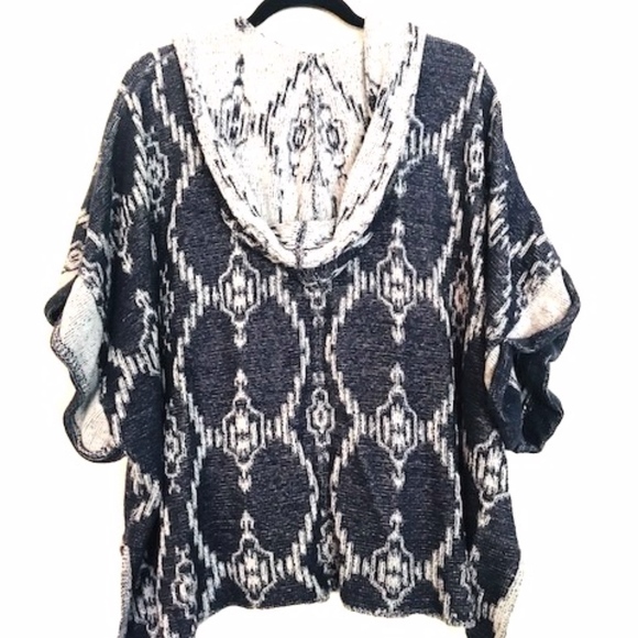Roxy | Dark Blue & White Knit Oversized Cardigan - Picture 2 of 5